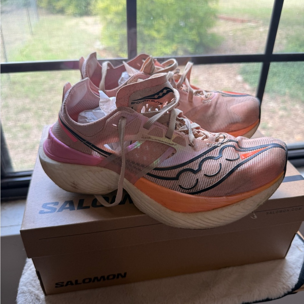Saucony Women's Pink and White Athletic Shoes